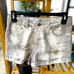 ☀️ Tie Dye Jean Shorts, Distressed With Holes, Size 26, Gray & White, NWOT